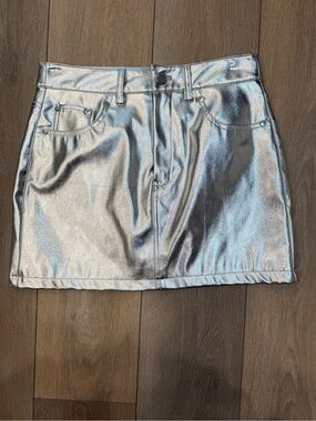 BLANKNYC Metallic Silver Women’s Mini Skirt